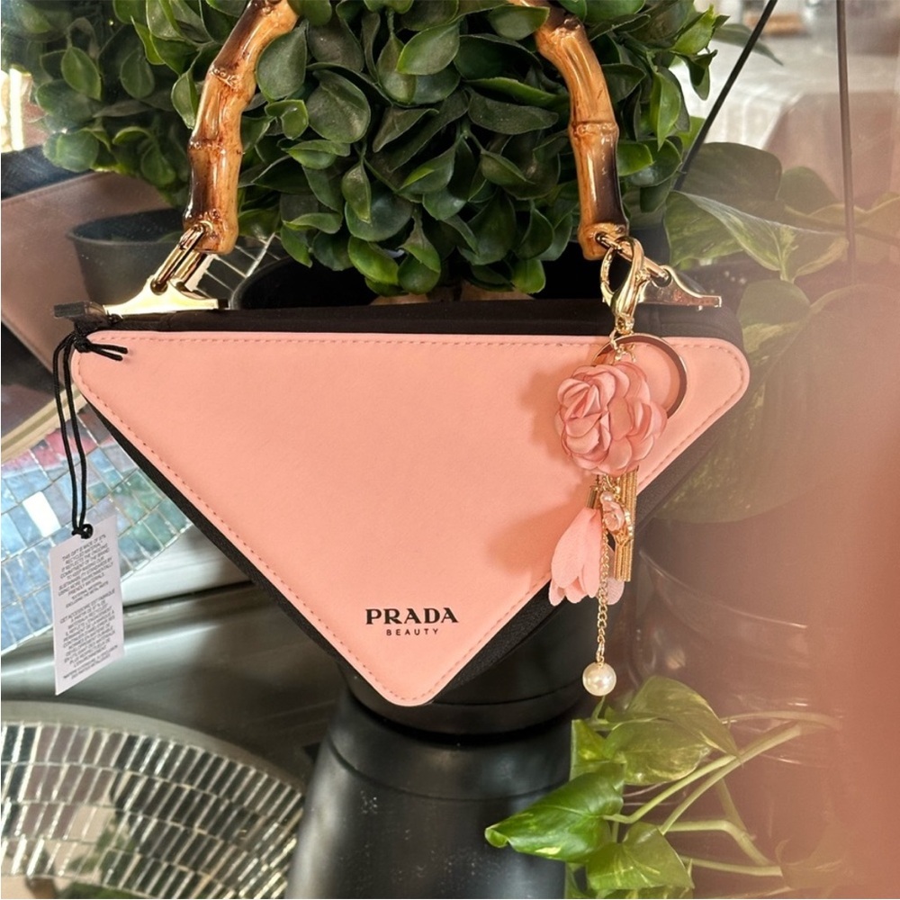 Prada - Picture 6 of 8